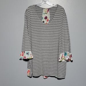 Terra & Sky Striped Gray Long Sleeve Top with Floral Cuffs - Size 3X